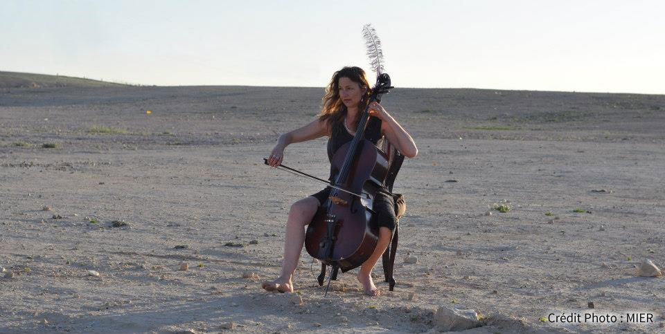 Phyllipa chanteuse, musicienne pour vos soirées et concerts publics ou privés